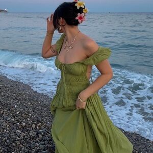 Free people maxi dress 🥝